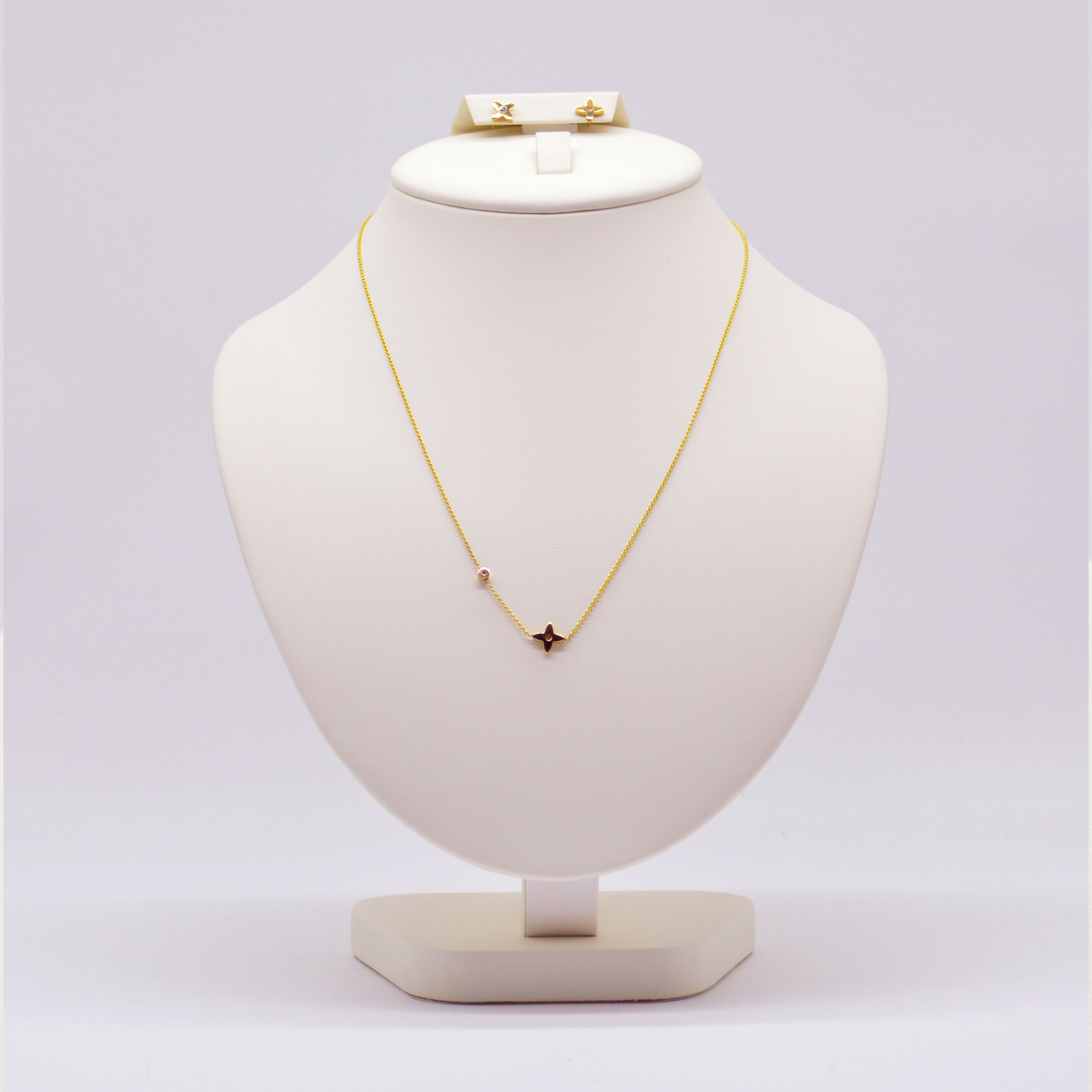 Hiraola's Product Image