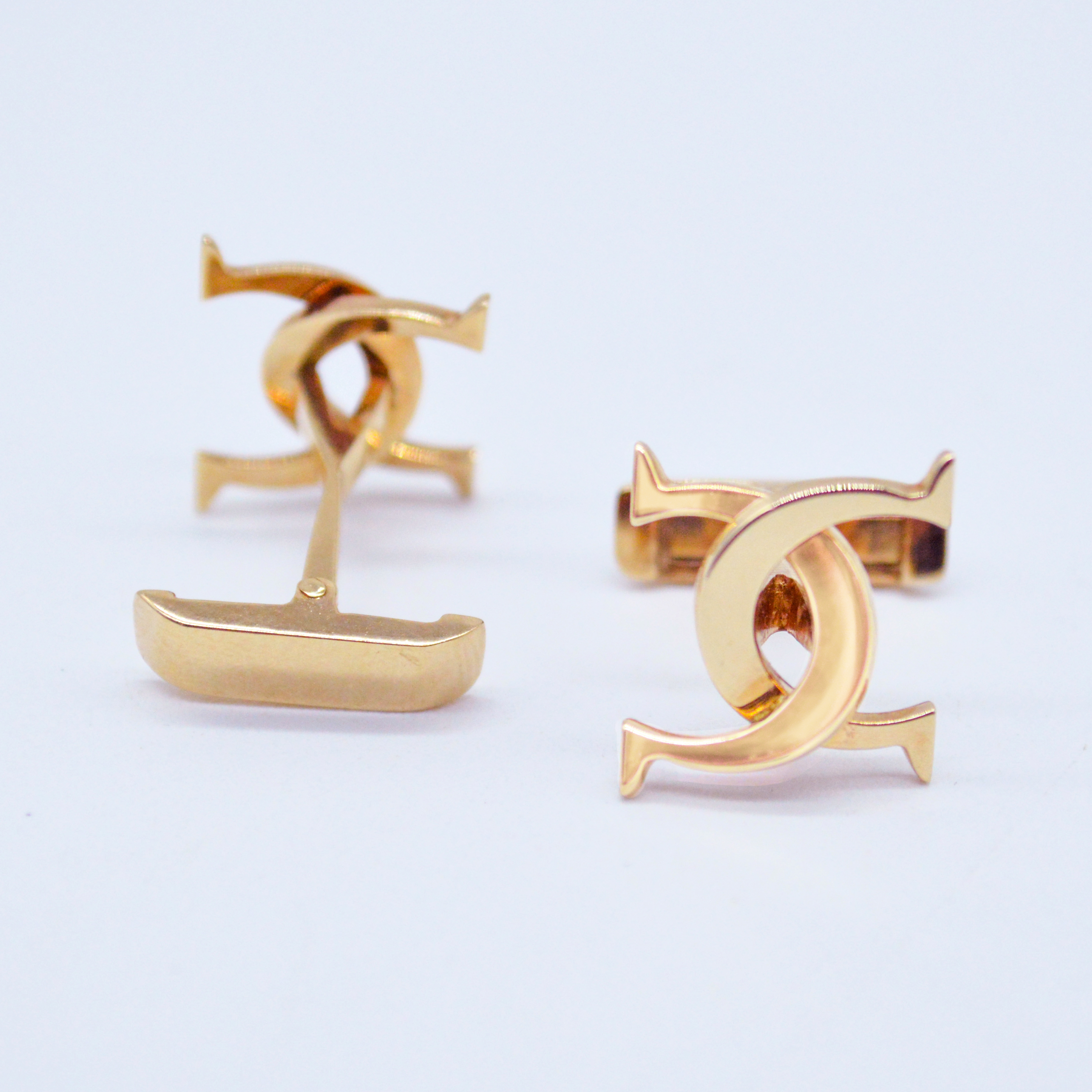 Hiraola's Product Image