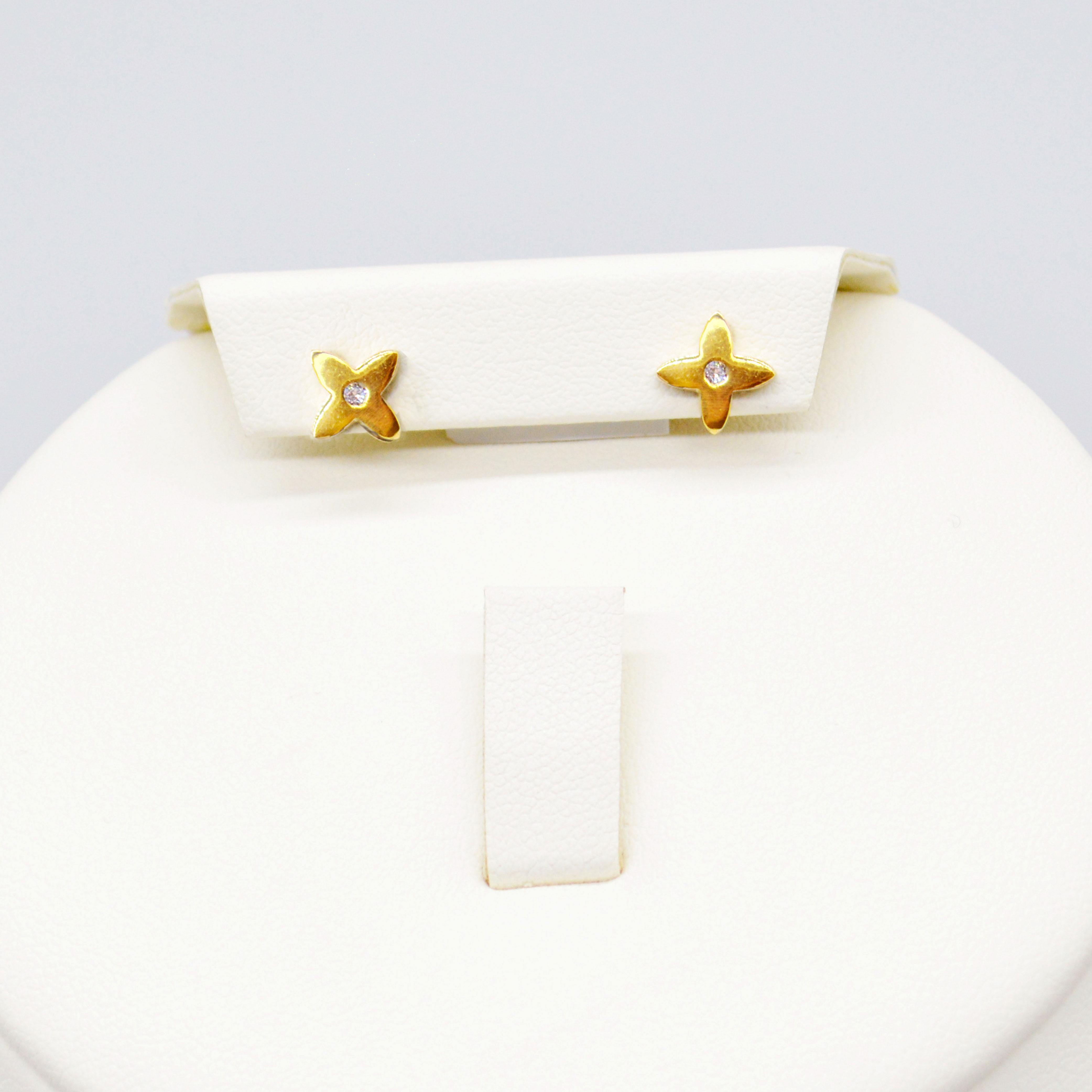 Hiraola's Product Image