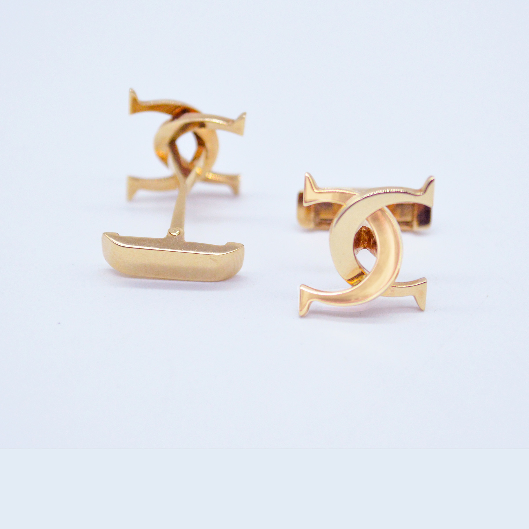 Hiraola's Product Image